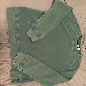 Universal thread sweatshirt